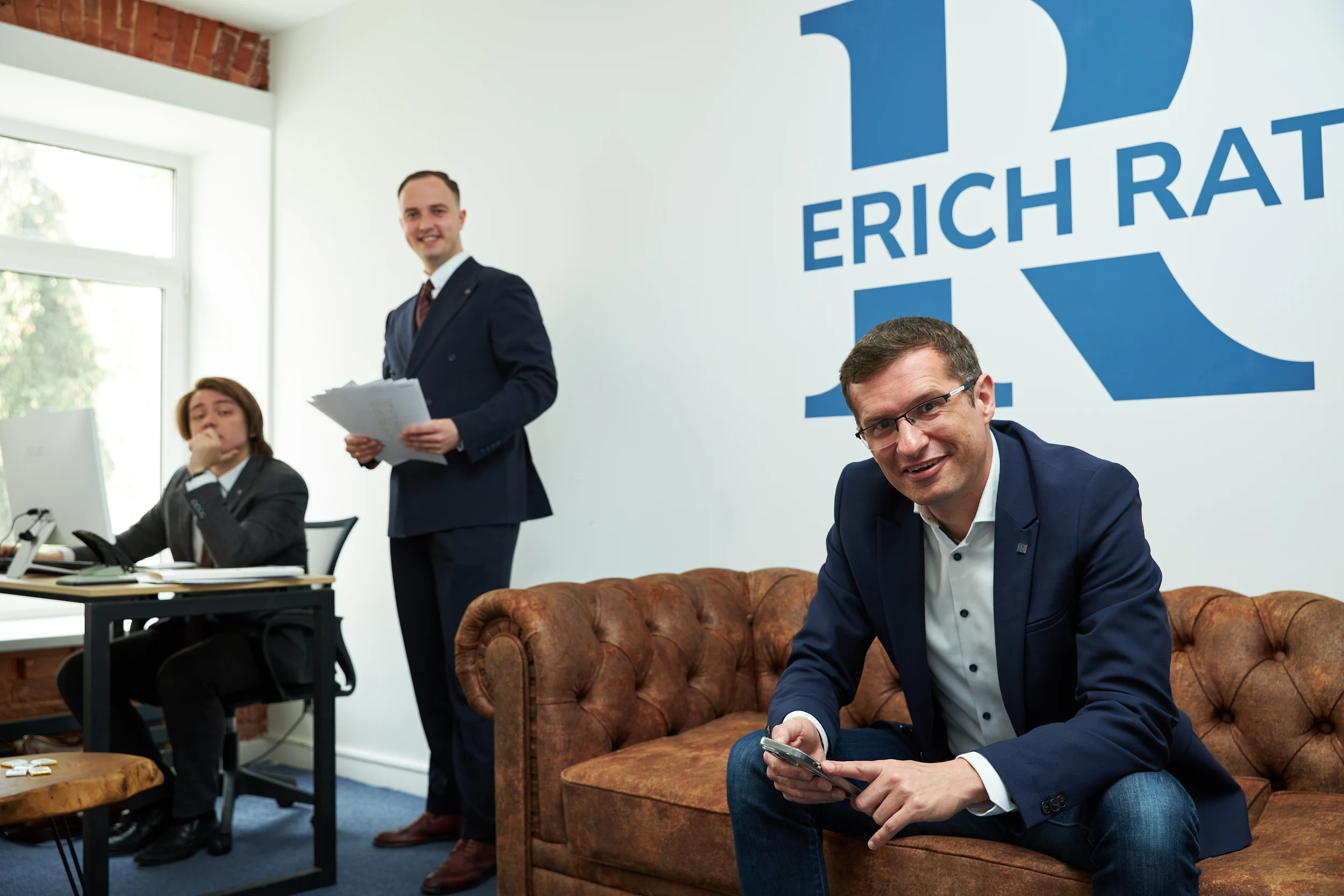 Eine der Vertragsparteien hat eine Verpflichtung nicht erfüllt. Welche Ansprüche können geltend gemacht werden und wie kann sich das Unternehmen verteidigen?